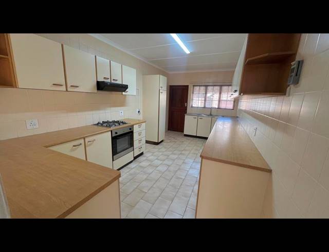 3 BEDROOM TOWNHOUSE FOR SALE IN PELHAM
